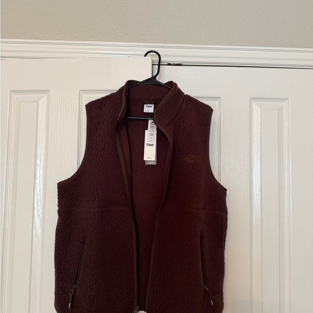 Aritzia TNA Polartec Thermal Pro Mockneck Fleece Vest Rich Mocha Brown NWT - Picture 5 of 6